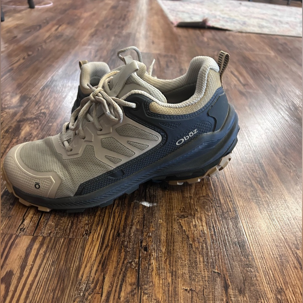 Women’s oboz hiking shoes